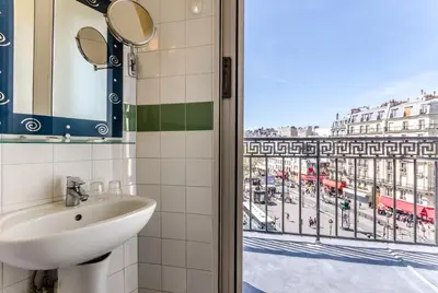 Salle de bains dans l'établissement Avenir Hotel Montmartre