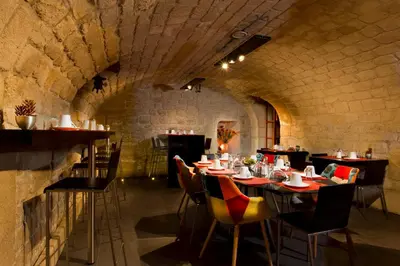 Restaurant ou autre lieu de restauration dans l'établissement Hôtel Elixir