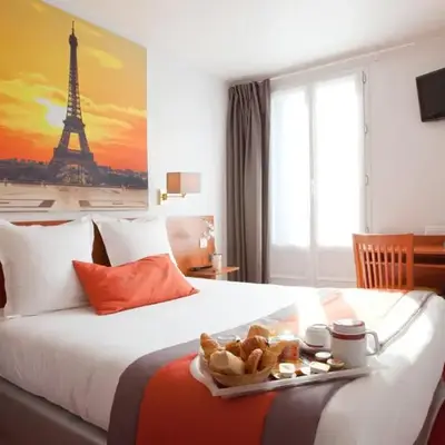 Alyss Saphir Cambronne Eiffel