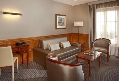 Coin salon dans l'établissement Meliá Paris Vendôme