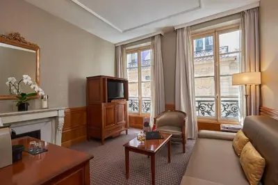 Coin salon dans l'établissement Meliá Paris Vendôme