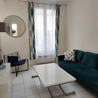 Modern apartment and studio near the metro