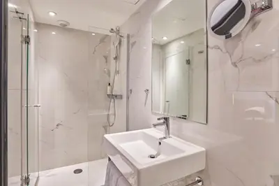 Salle de bains dans l'établissement Hotel Eiffel Petit Louvre