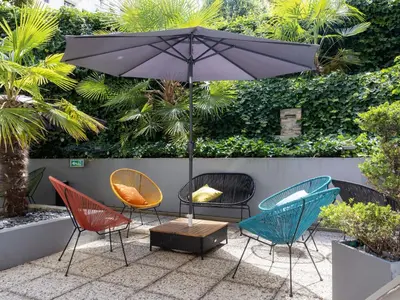 Jardin de l'établissement ibis Paris Alesia Montparnasse