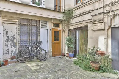 Vélo sur le terrain de l'établissement 93 - Luxury Flat in Le Marais ou dans les environs