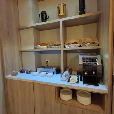 Cuisine ou kitchenette dans l'établissement Avia Hôtel Saphir Montparnasse