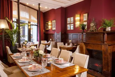 Coin salon dans l'établissement Hotel De Seine