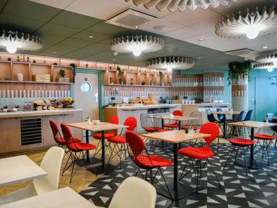 Restaurant ou autre lieu de restauration dans l'établissement ibis Paris Gare du Nord Château Landon 10ème