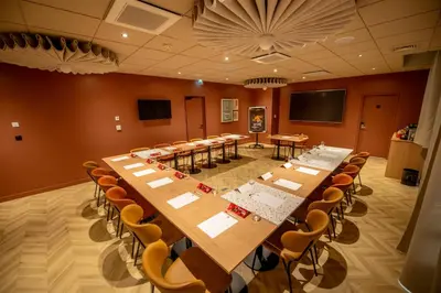 Télévision ou salle de divertissement dans l'établissement ibis Paris Gare du Nord Château Landon 10ème