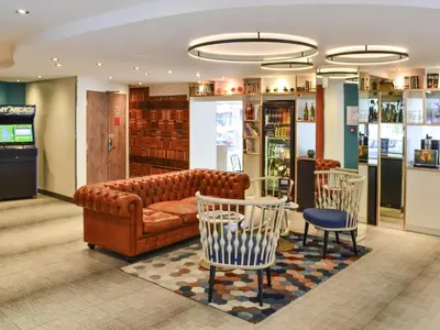 Coin salon dans l'établissement ibis Paris Gare de Lyon Diderot