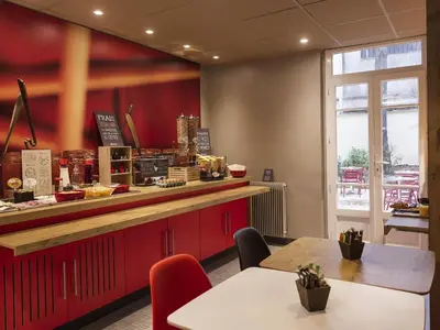 Plateau bouilloire dans l'établissement ibis Paris Vaugirard Porte de Versailles