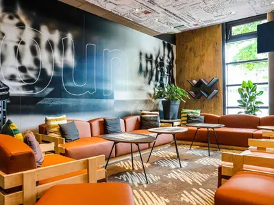Coin salon dans l'établissement ibis Paris Porte de Clichy Centre