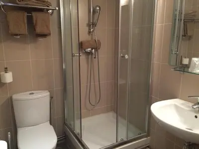 Salle de bains dans l'établissement Hotel Little Regina