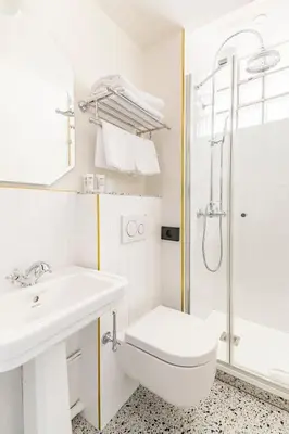 Salle de bains dans l'établissement Hôtel Léopold - Orso Hotels