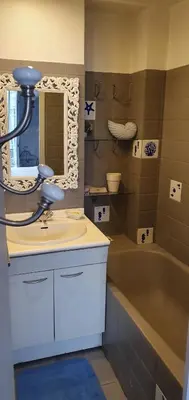 Salle de bains dans l'établissement à 10 mn à pied de Montmartre
