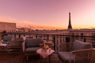 Balcon ou terrasse dans l'établissement L'Hôtel du Collectionneur Paris
