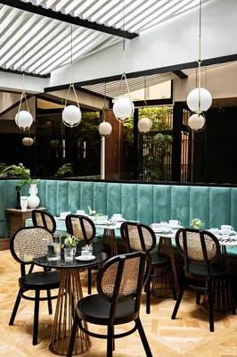 Restaurant ou autre lieu de restauration dans l'établissement Holiday Inn Paris Palais de l'Elysée by IHG