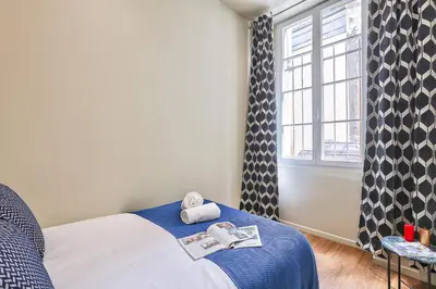 Un ou plusieurs lits dans un hébergement de l'établissement 94 - Urban French Kiss Montorgueil