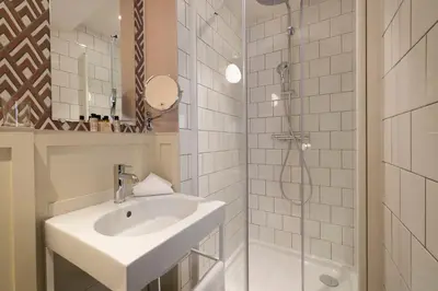 Salle de bains dans l'établissement Le Petit Oberkampf Hotel & Spa