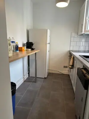 Cuisine ou kitchenette dans l'établissement Mb property