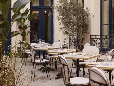 Restaurant ou autre lieu de restauration dans l'établissement Maison Delano Paris