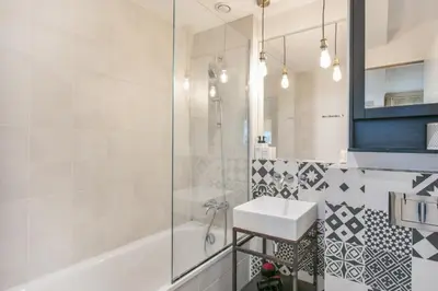 Salle de bains dans l'établissement Charming studio near Tour Eiffel Invalides Beaugrenelle