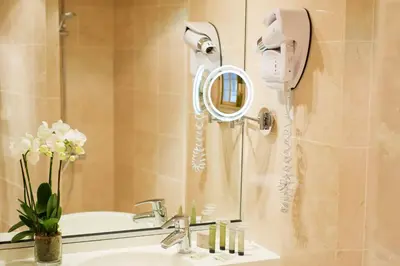Salle de bains dans l'établissement Hôtel Henri IV Rive Gauche