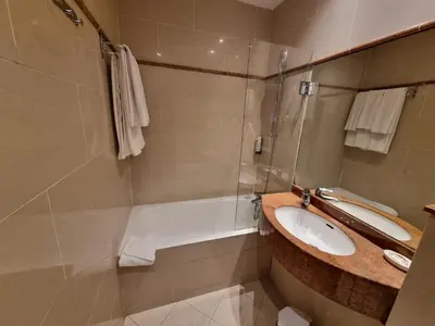 Salle de bains dans l'établissement Hôtel France Eiffel