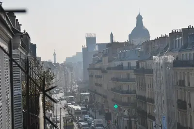 Vue générale sur Paris ou vue de la ville depuis l'hôtel