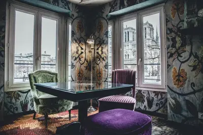 Coin salon dans l'établissement Hotel Le Notre Dame Saint Michel