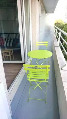 Balcon ou terrasse dans l'établissement 7 min Walk Metro Line 1-Charras La Defense