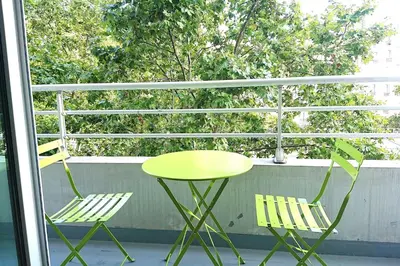 Balcon ou terrasse dans l'établissement 7 min Walk Metro Line 1-Charras La Defense