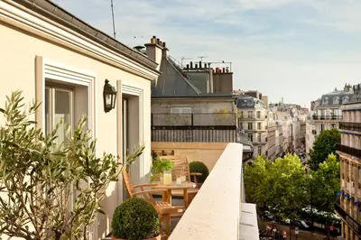 Balcon ou terrasse dans l'établissement Hôtel De l'Arcade