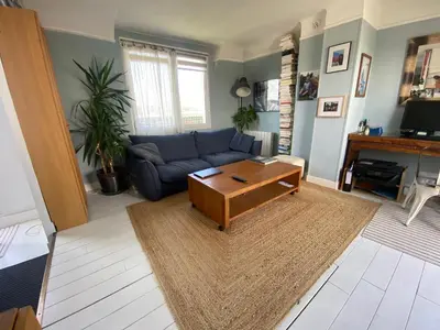 Télévision ou salle de divertissement dans l'établissement DERNIER ETAGE TERRASSE Pte St Coud