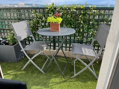 Balcon ou terrasse dans l'établissement DERNIER ETAGE TERRASSE Pte St Coud