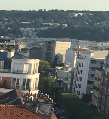 Vue générale sur Boulogne-Billancourt ou vue de la ville depuis l'appartement