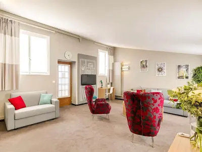 Coin salon dans l'établissement ibis Paris Grands Boulevards Opéra 9e