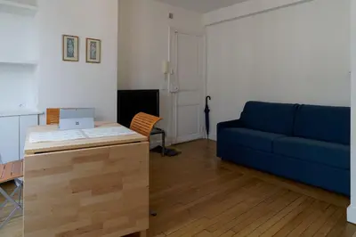Coin salon dans l'établissement Quiet apartment near Montmartre
