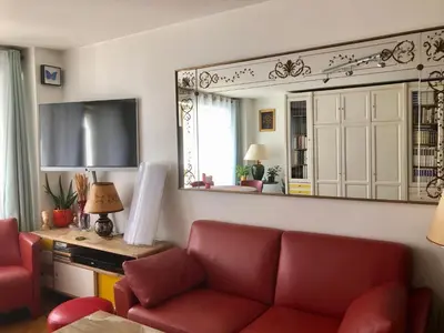 Télévision ou salle de divertissement dans l'établissement Beau studio Bastille