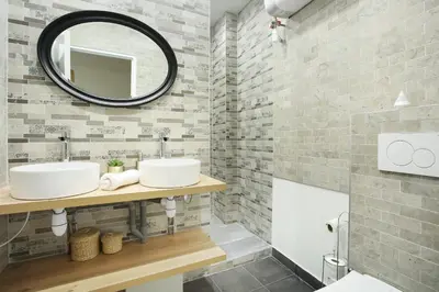 Salle de bains dans l'établissement Rent a Room - 253, 2BDR Center of PARIS