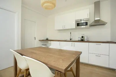 Cuisine ou kitchenette dans l'établissement Rent a Room - 253, 2BDR Center of PARIS