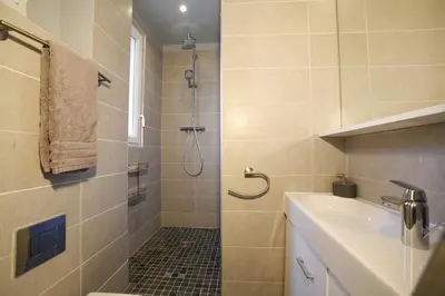Salle de bains dans l'établissement Glaciere