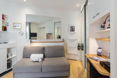 Coin salon dans l'établissement Cosy studio close to Grands Boulevards - Welkeys