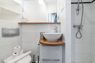 Salle de bains dans l'établissement Cosy studio close to Grands Boulevards - Welkeys