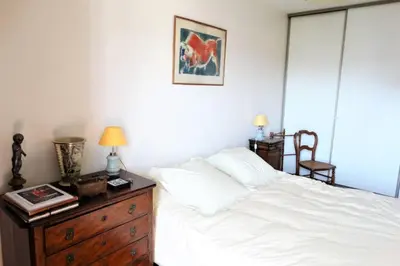 Un ou plusieurs lits dans un hébergement de l'établissement Beautiful Authentic Apt Near Bastille