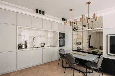 Cuisine ou kitchenette dans l'établissement HIGHSTAY - Luxury Serviced Apartments - Rue de Rivoli
