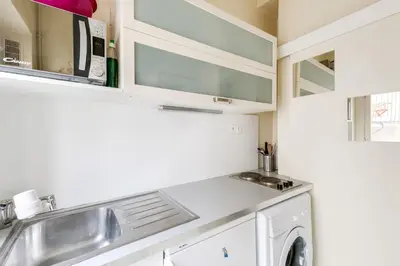 Cuisine ou kitchenette dans l'établissement Unit 015 Notre Dame (Ursins n°2)