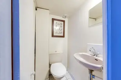 Salle de bains dans l'établissement Unit 015 Notre Dame (Ursins n°2)