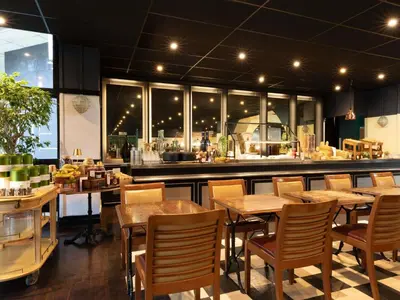 Restaurant ou autre lieu de restauration dans l'établissement Ibis Paris Tour Eiffel Cambronne 15ème