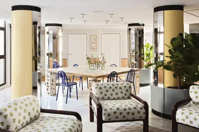 Coin salon dans l'établissement Hôtel Rosalie